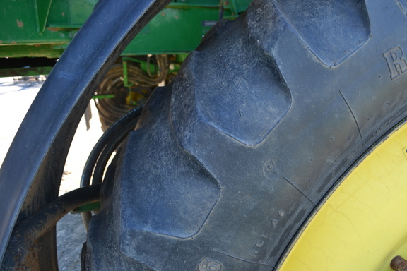 2017 John Deere R4030 Photo 14