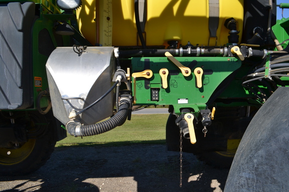 2017 John Deere R4030 Photo 16