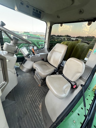 2017 John Deere R4030 Photo 23
