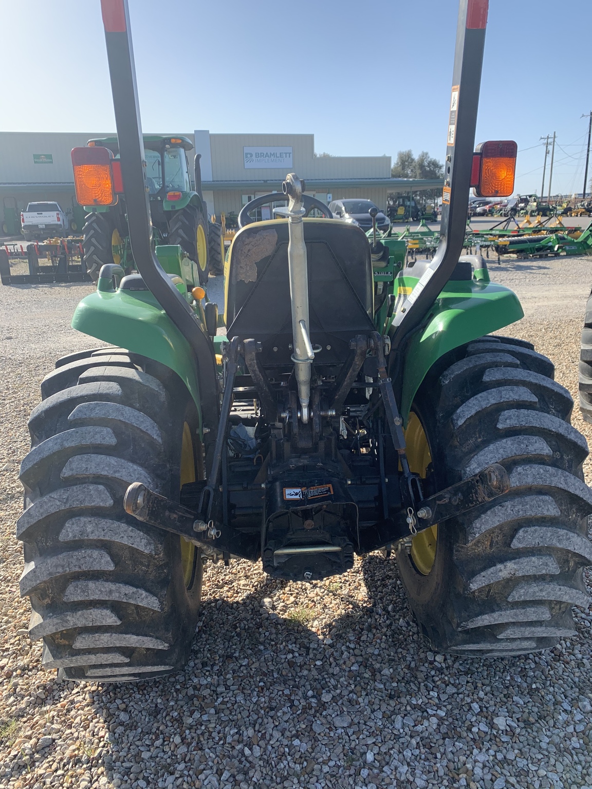 2011 John Deere 3032E Image 4
