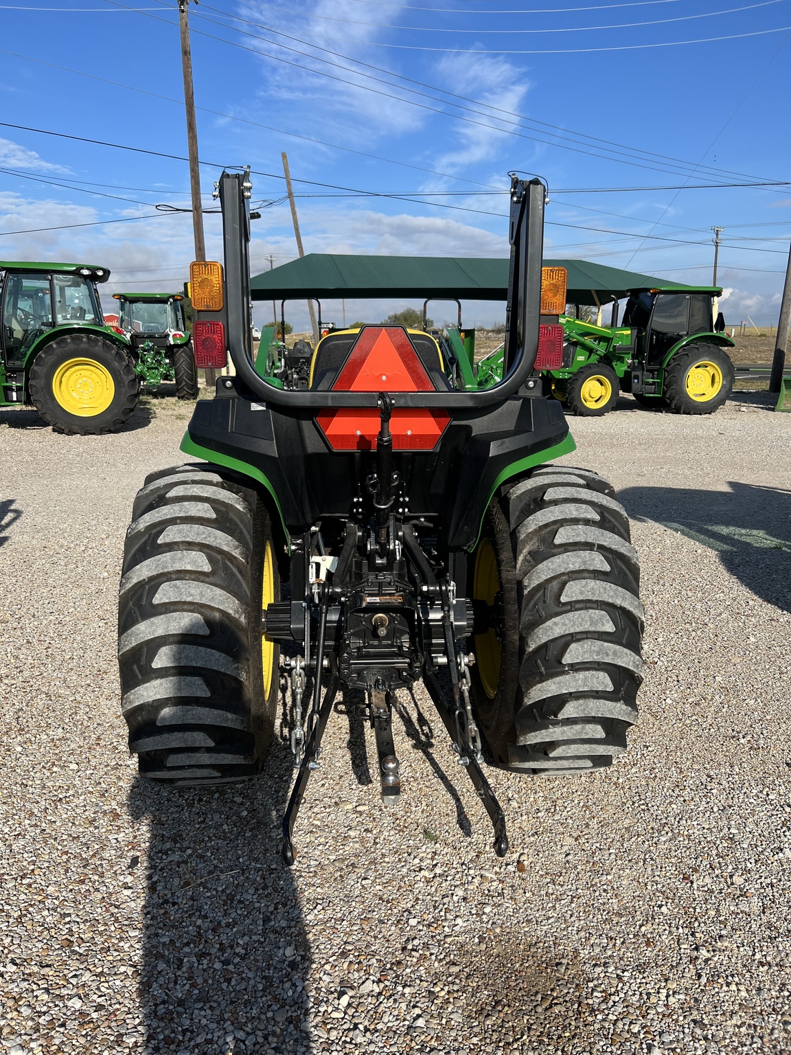 John Deere 3038E Image 6