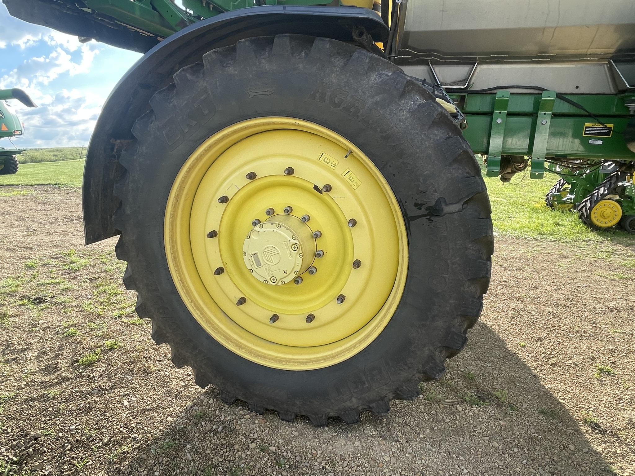 2015 John Deere R4045 Image 12