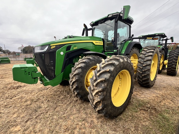 2022 John Deere 8R 340 Photo 2