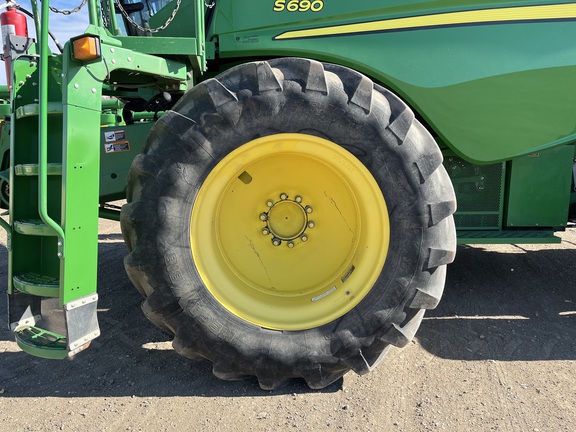 2013 John Deere S690 - Photo9