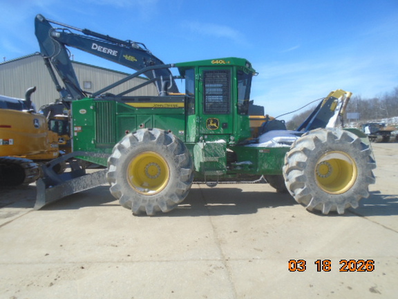 2022 John Deere 640L2