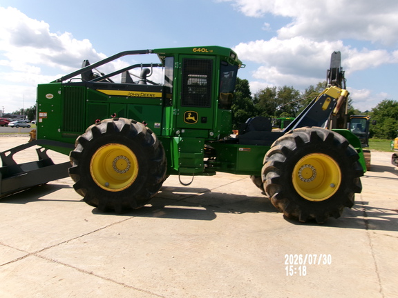2022 John Deere 640L2