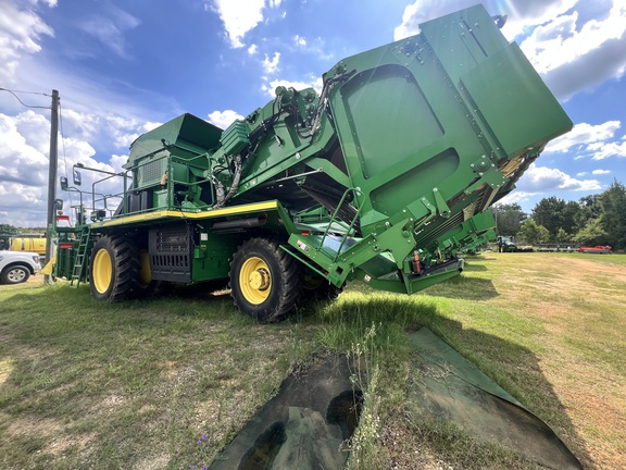 2020 John Deere CP690 Photo 4