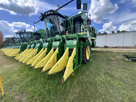 2020 John Deere CP690 Photo 2