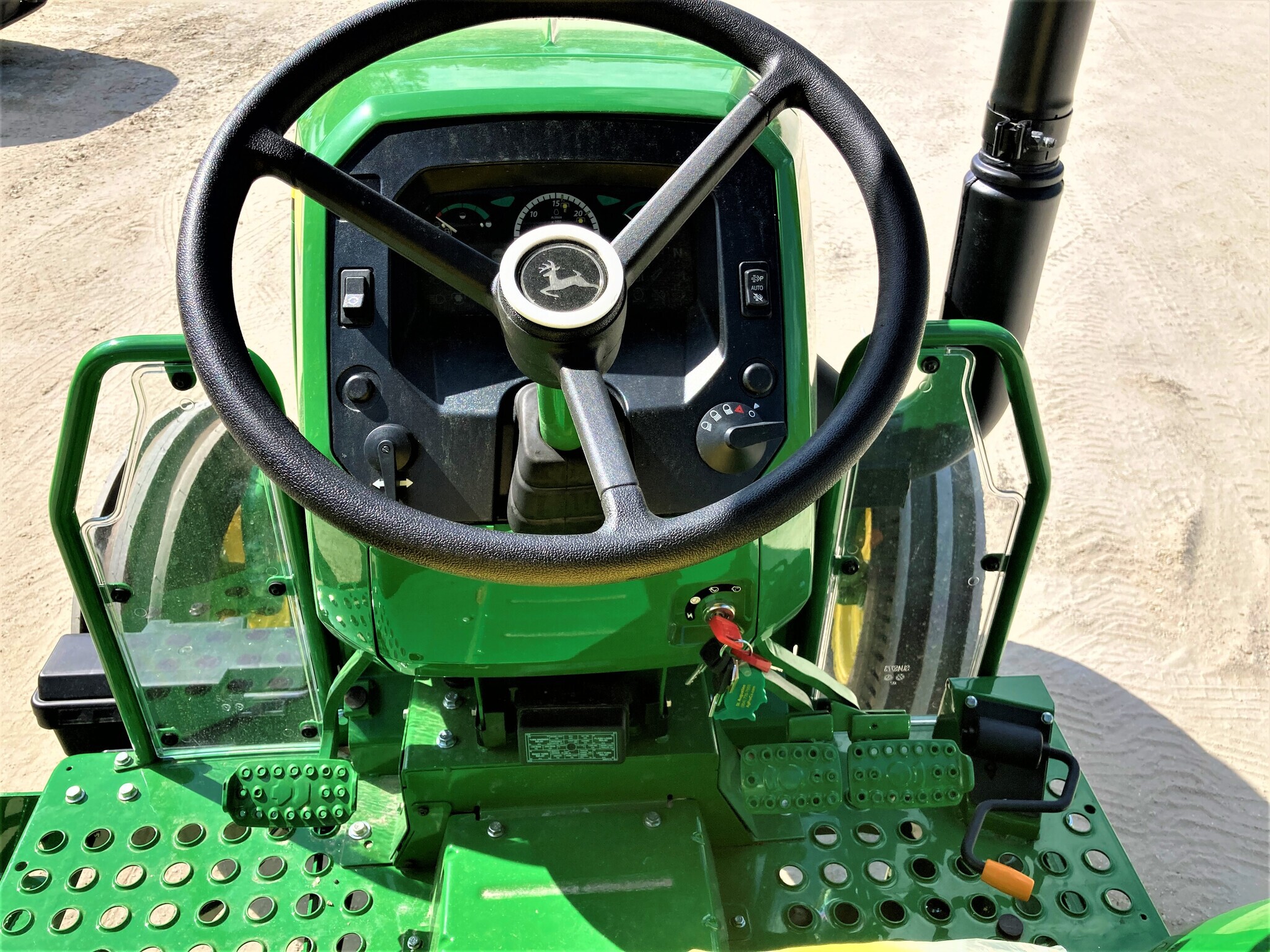 2024 John Deere 5075E Image 4