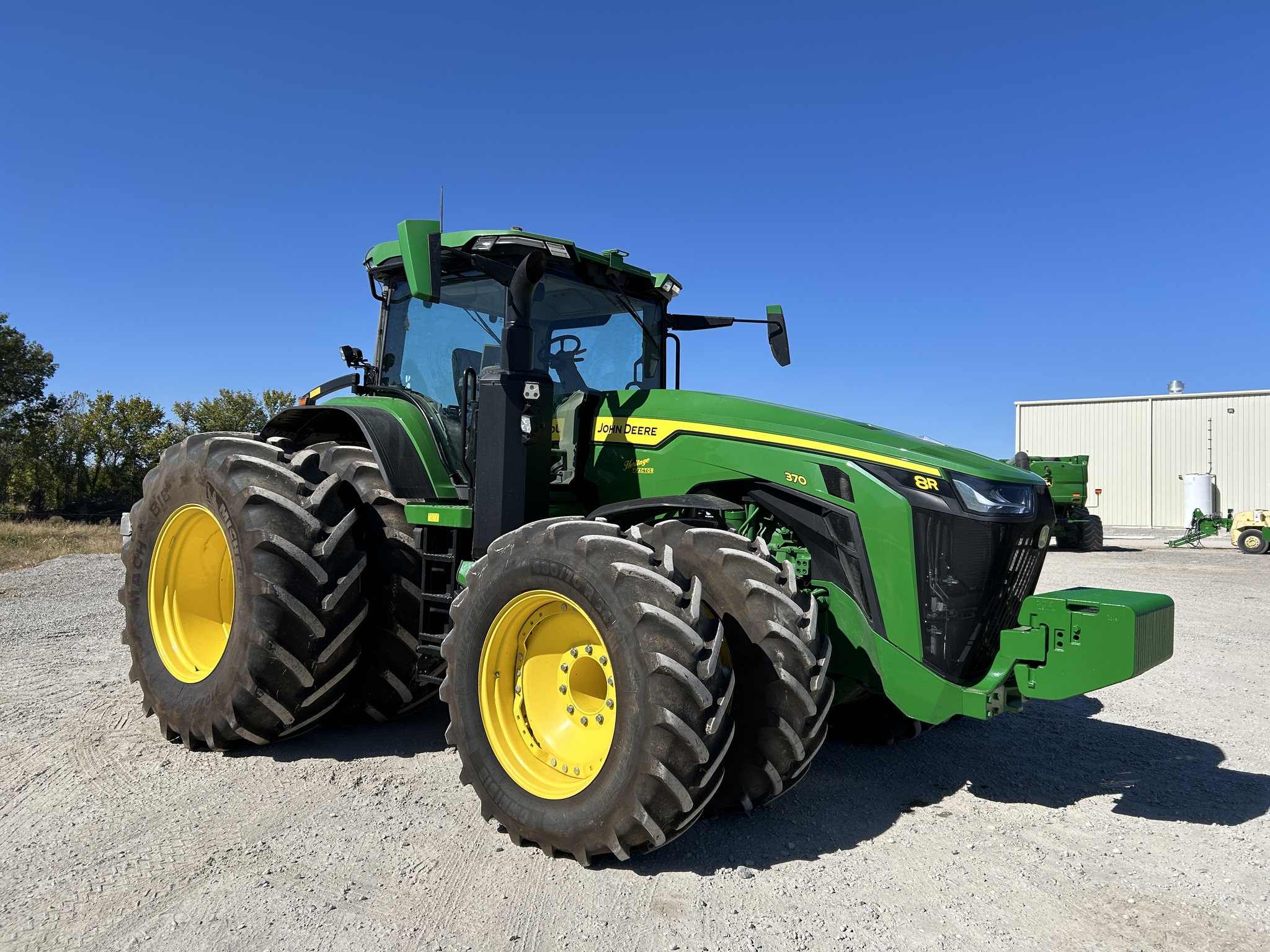  2023 John Deere 8R 370 at Heritage Tractor in Pittsburg, KS