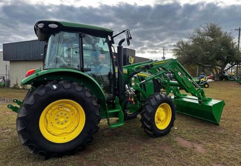 2023 John Deere 5075M Image 3