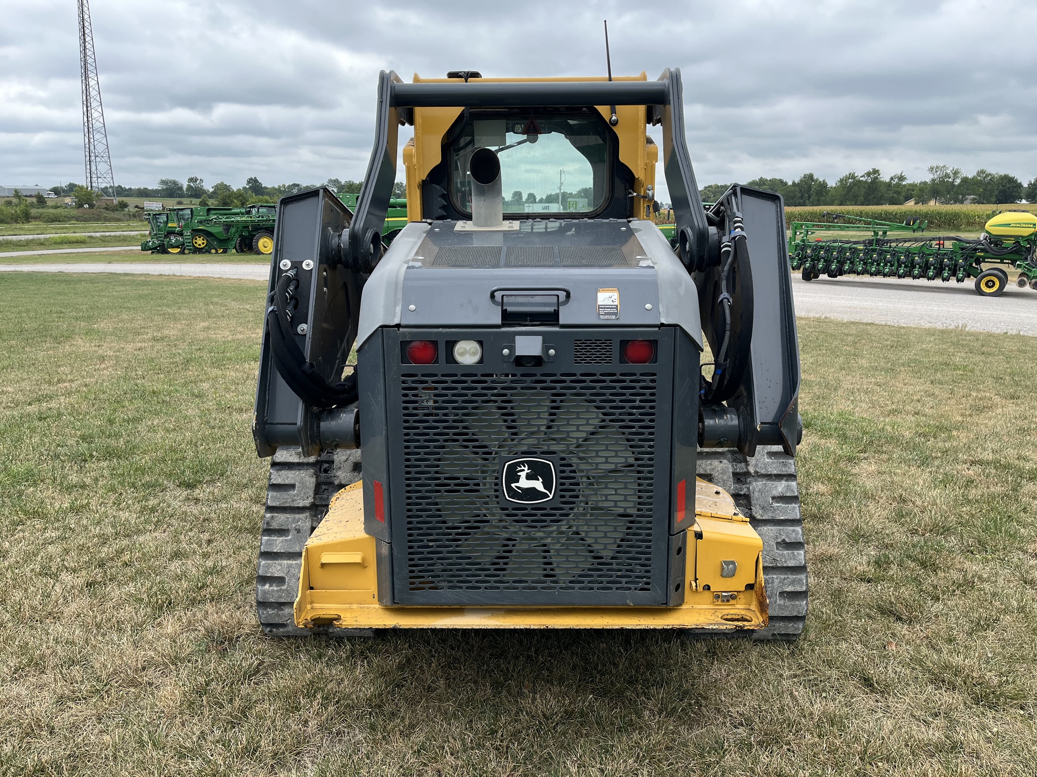  2019 John Deere 333G at Heritage Tractor in Adrian, MO
