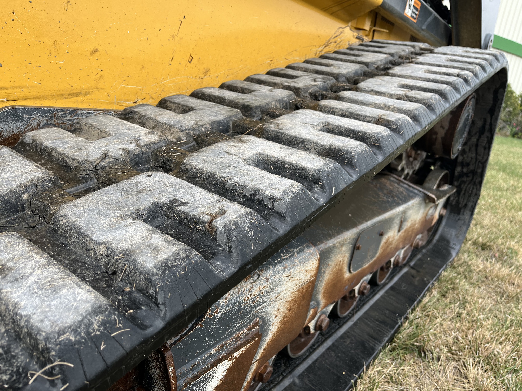  2019 John Deere 333G at Heritage Tractor in Adrian, MO