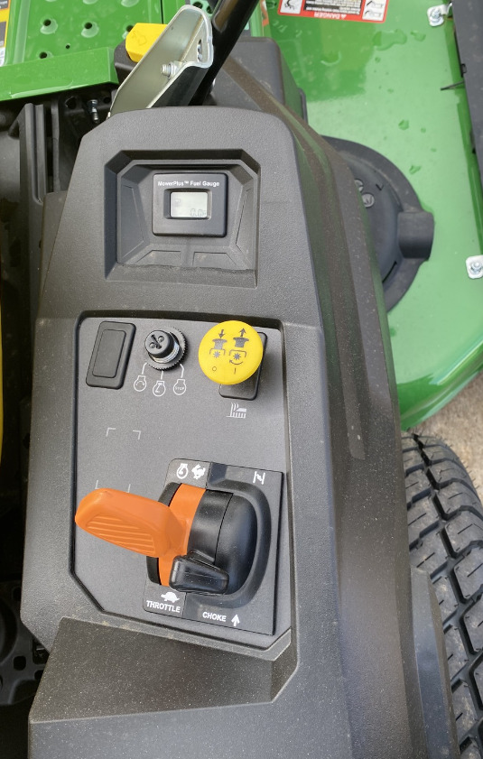 2025 John Deere Z515E Image 4
