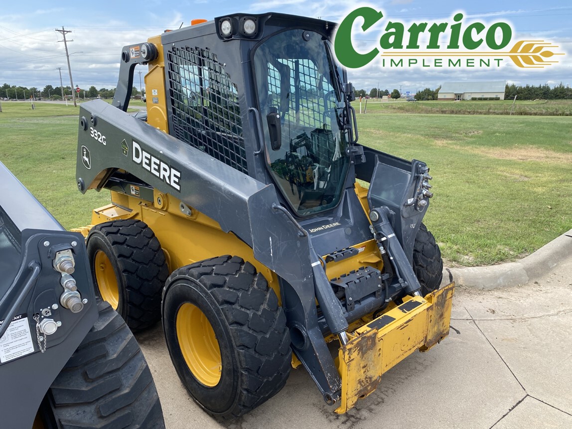 2017 John Deere 332G Image 1