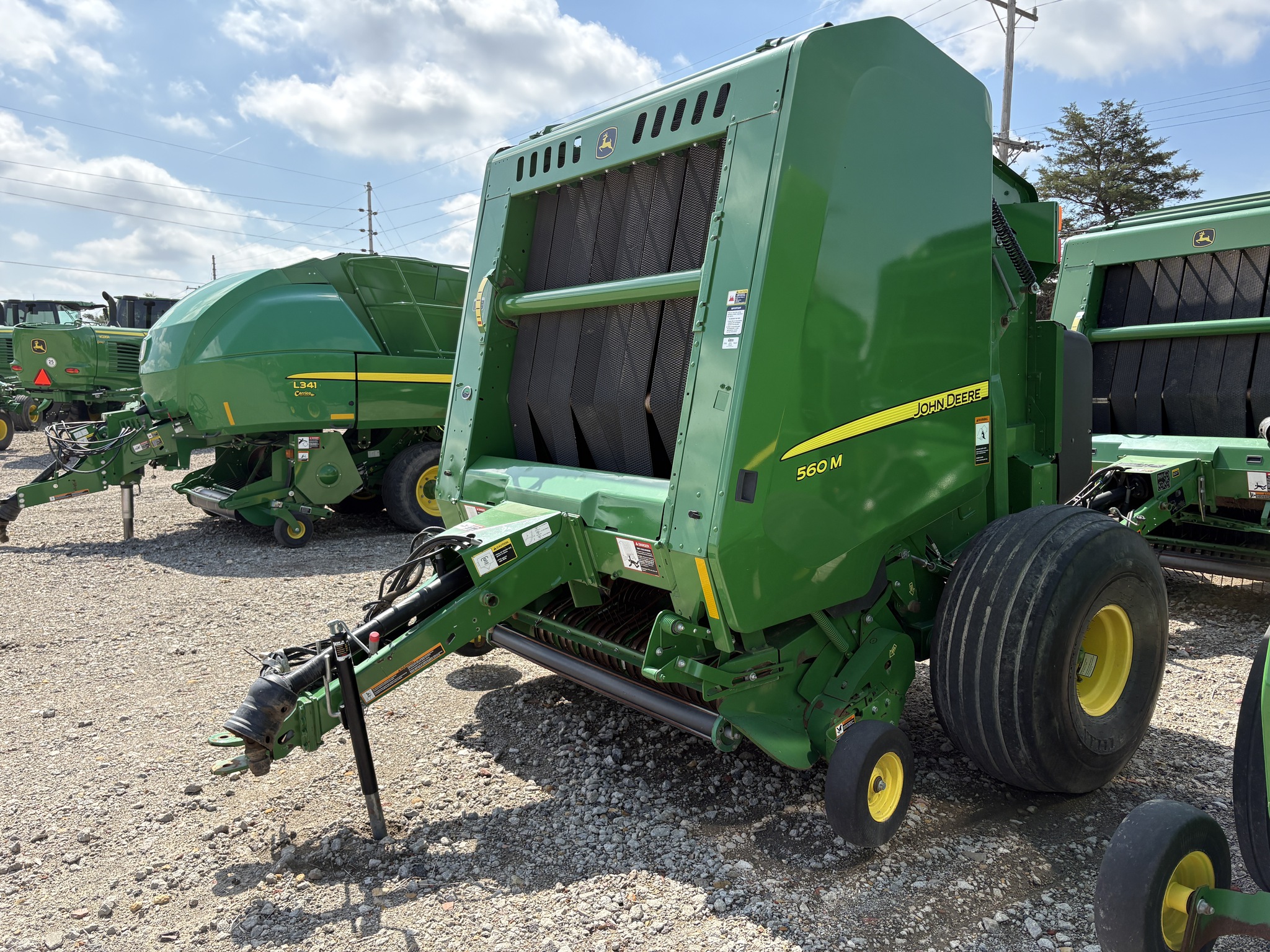 2020 John Deere 560M Image 4