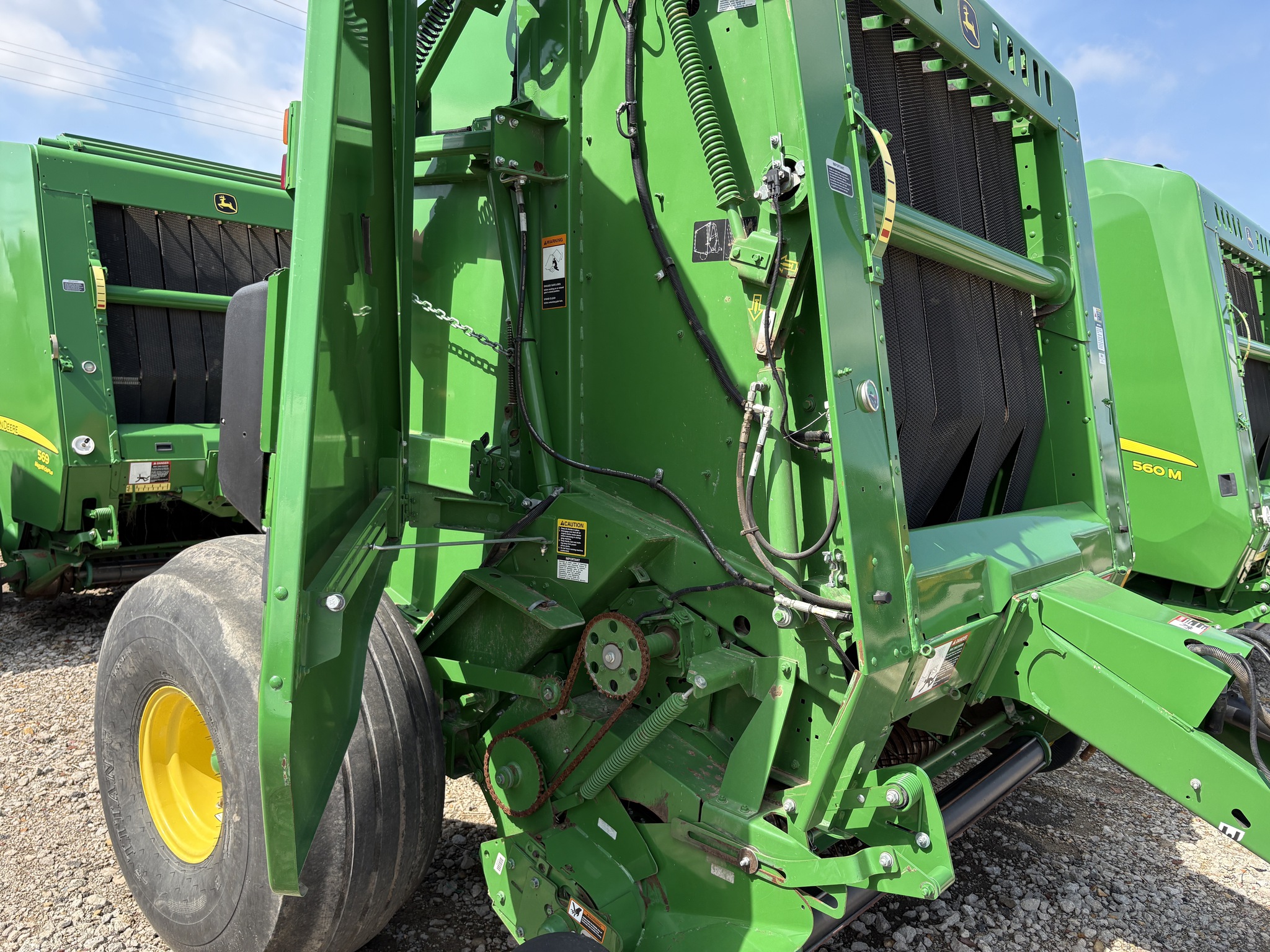 2020 John Deere 560M Image 7