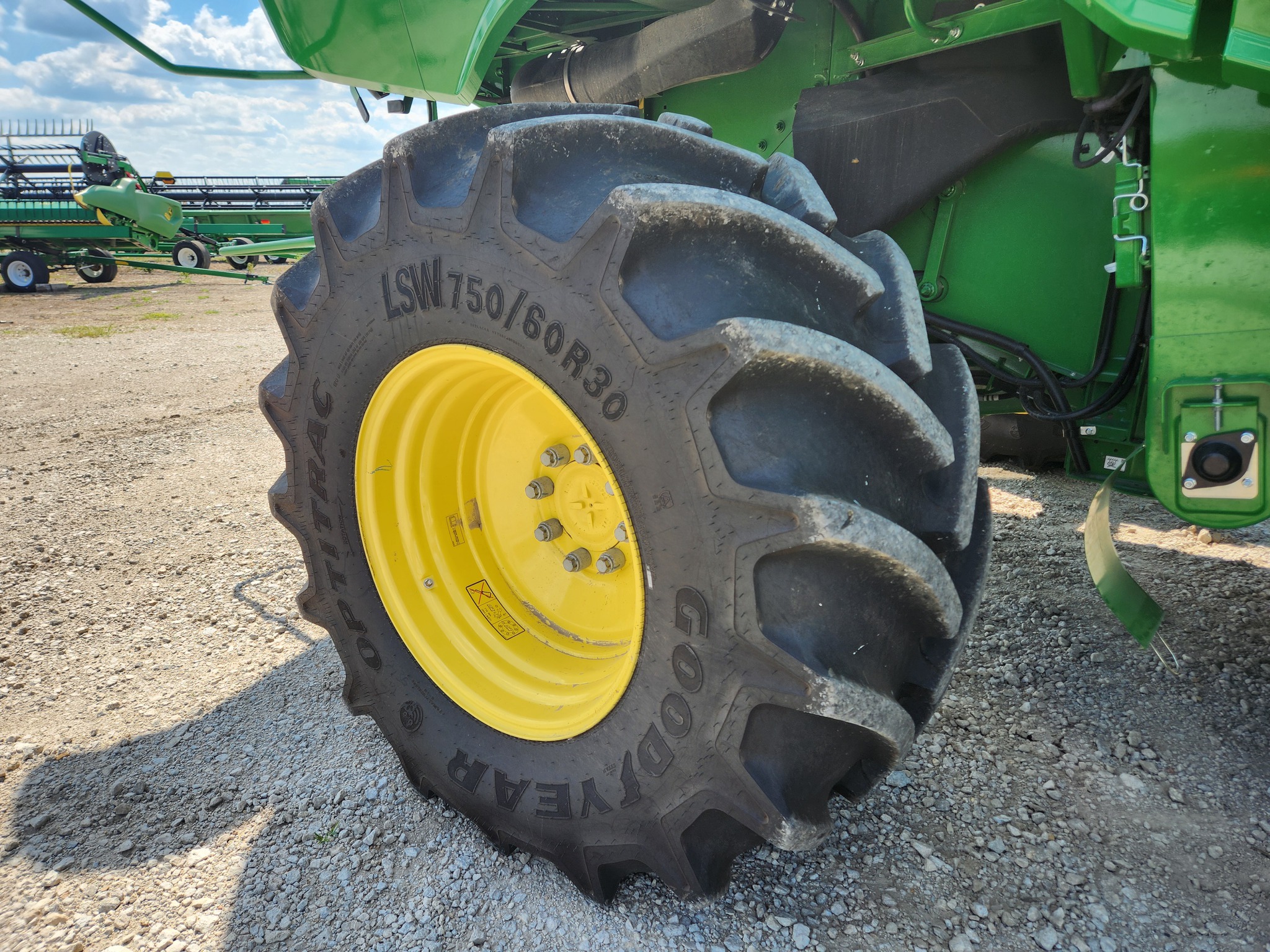  2024 John Deere S780 at Heritage Tractor in Kewanee, IL