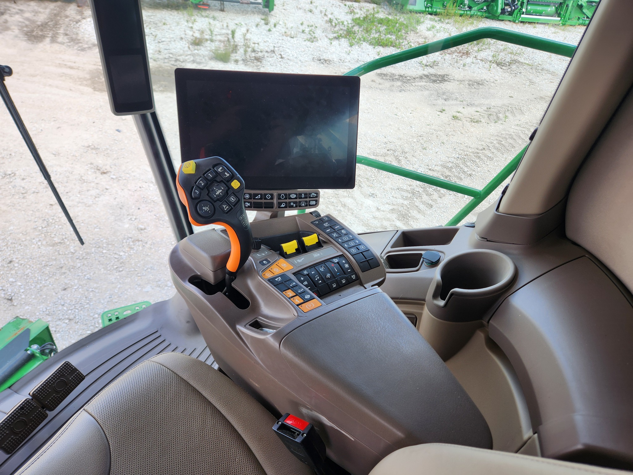  2024 John Deere S780 at Heritage Tractor in Kewanee, IL