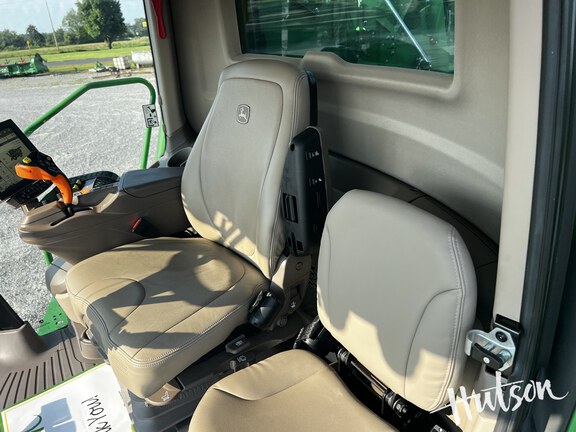 Photo of 2023 John Deere S780