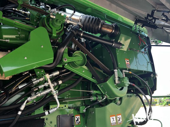 Photo of 2023 John Deere S780
