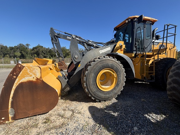 2023 John Deere 724 P