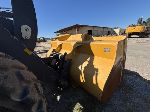 2023 John Deere 724 P