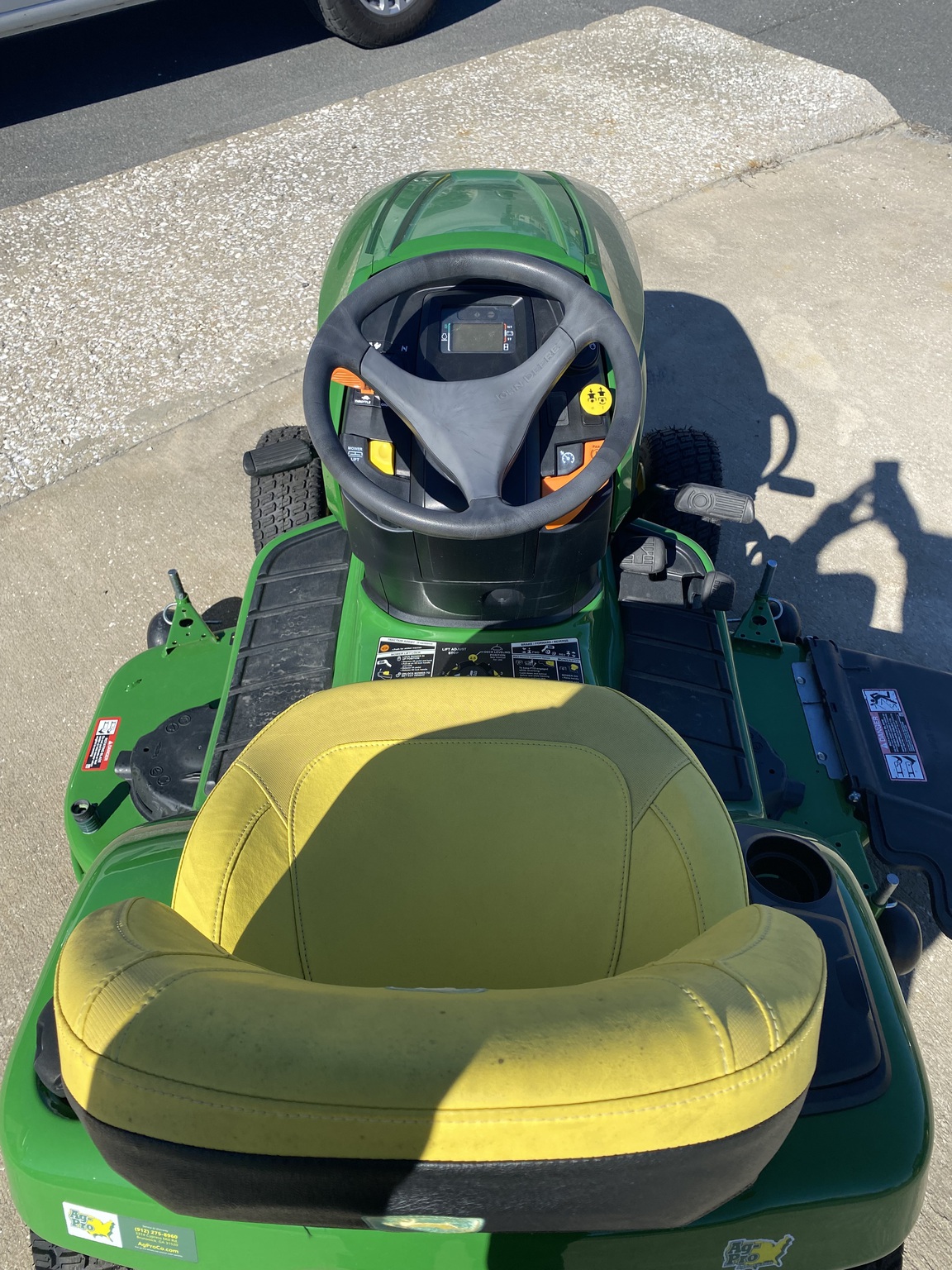 2023 John Deere X380 Image 5