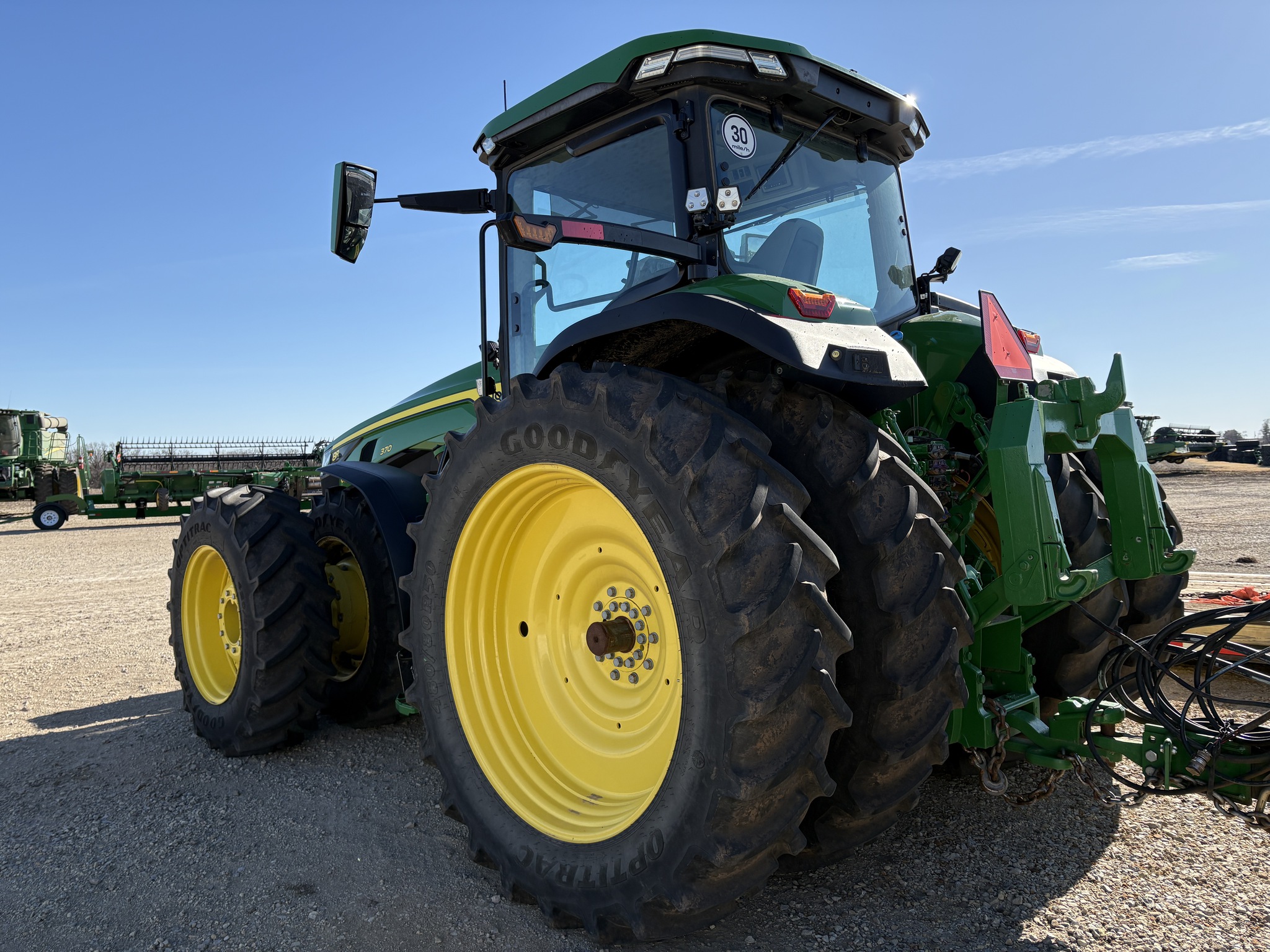 2023 John Deere 8R 370 Image 3