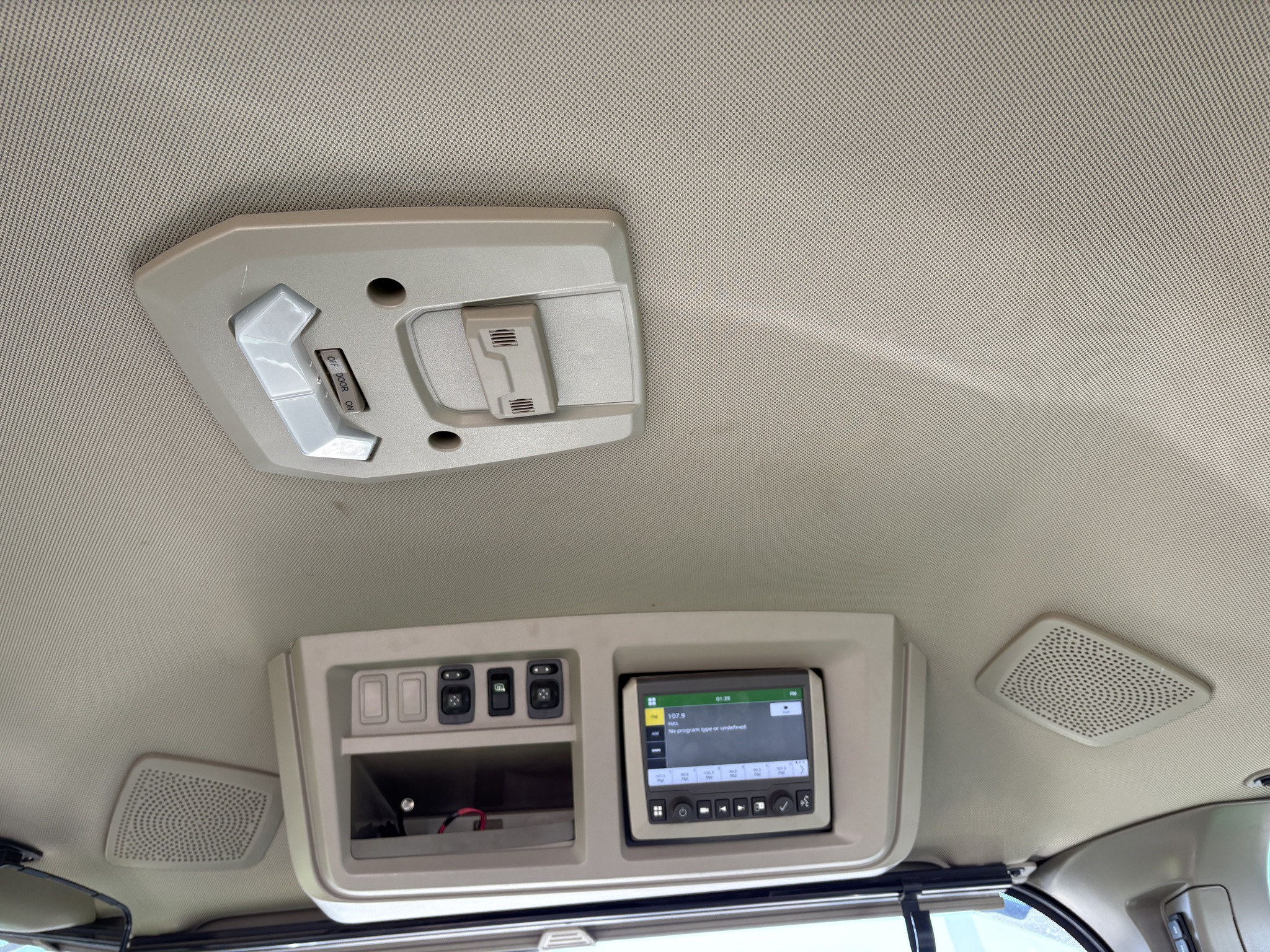 2023 John Deere 8R 370 Image 7