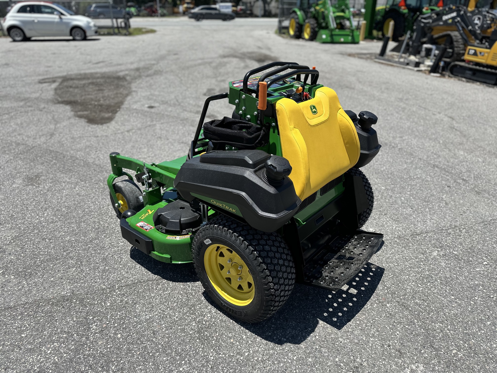 2025 John Deere Q820M Image 3