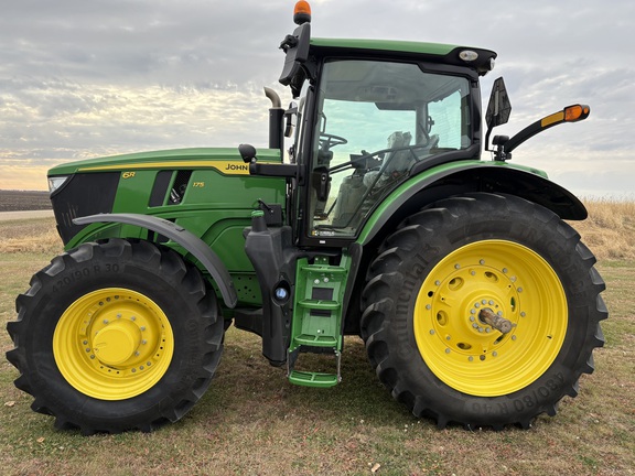  John Deere 6R 175