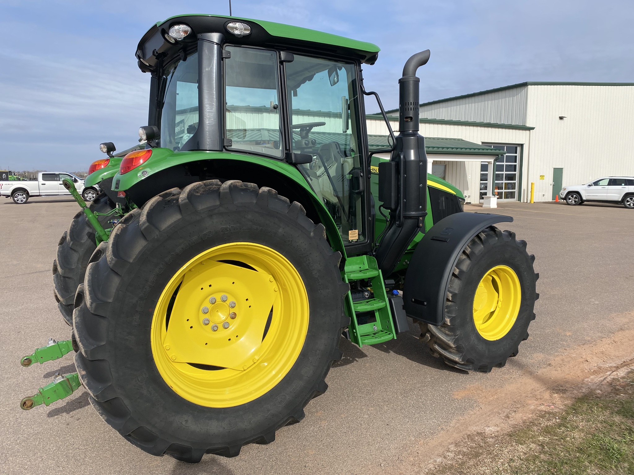 2023 John Deere 6110M Image 6