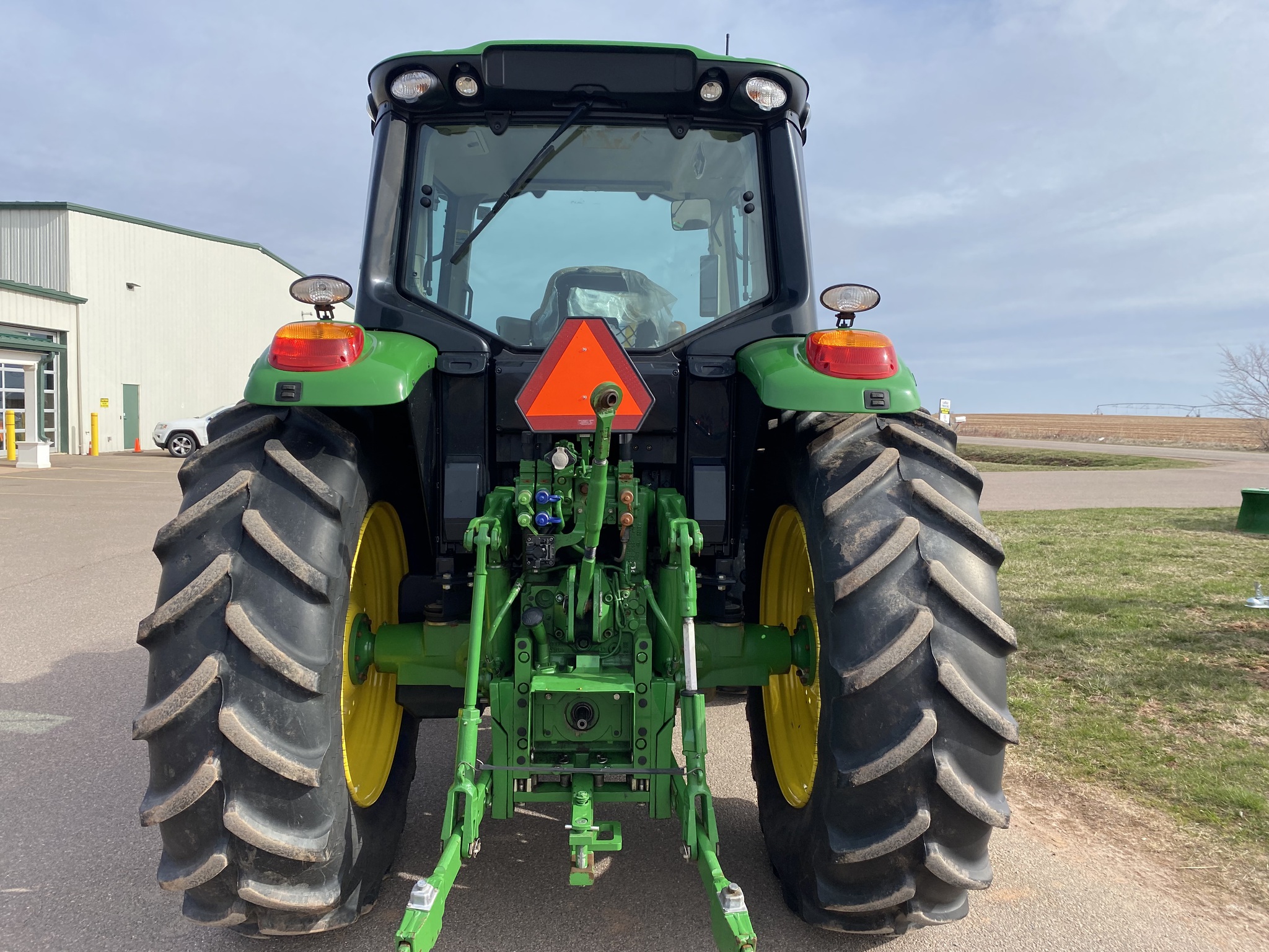 2023 John Deere 6110M Image 9