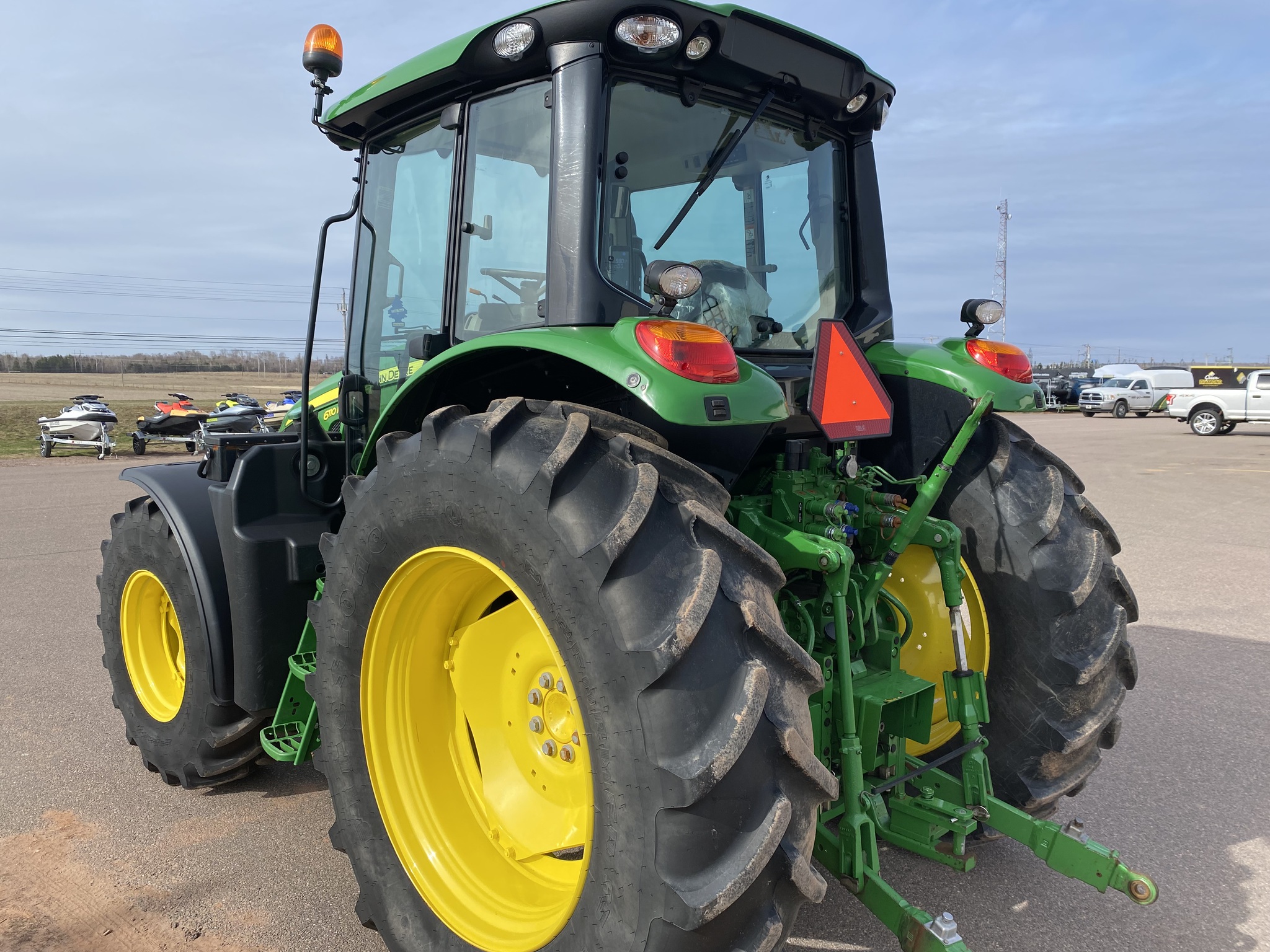 2023 John Deere 6110M Image 16