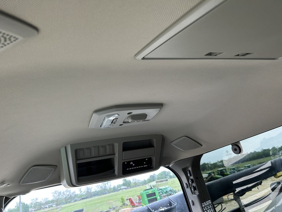 2022 John Deere 612R Photo 16