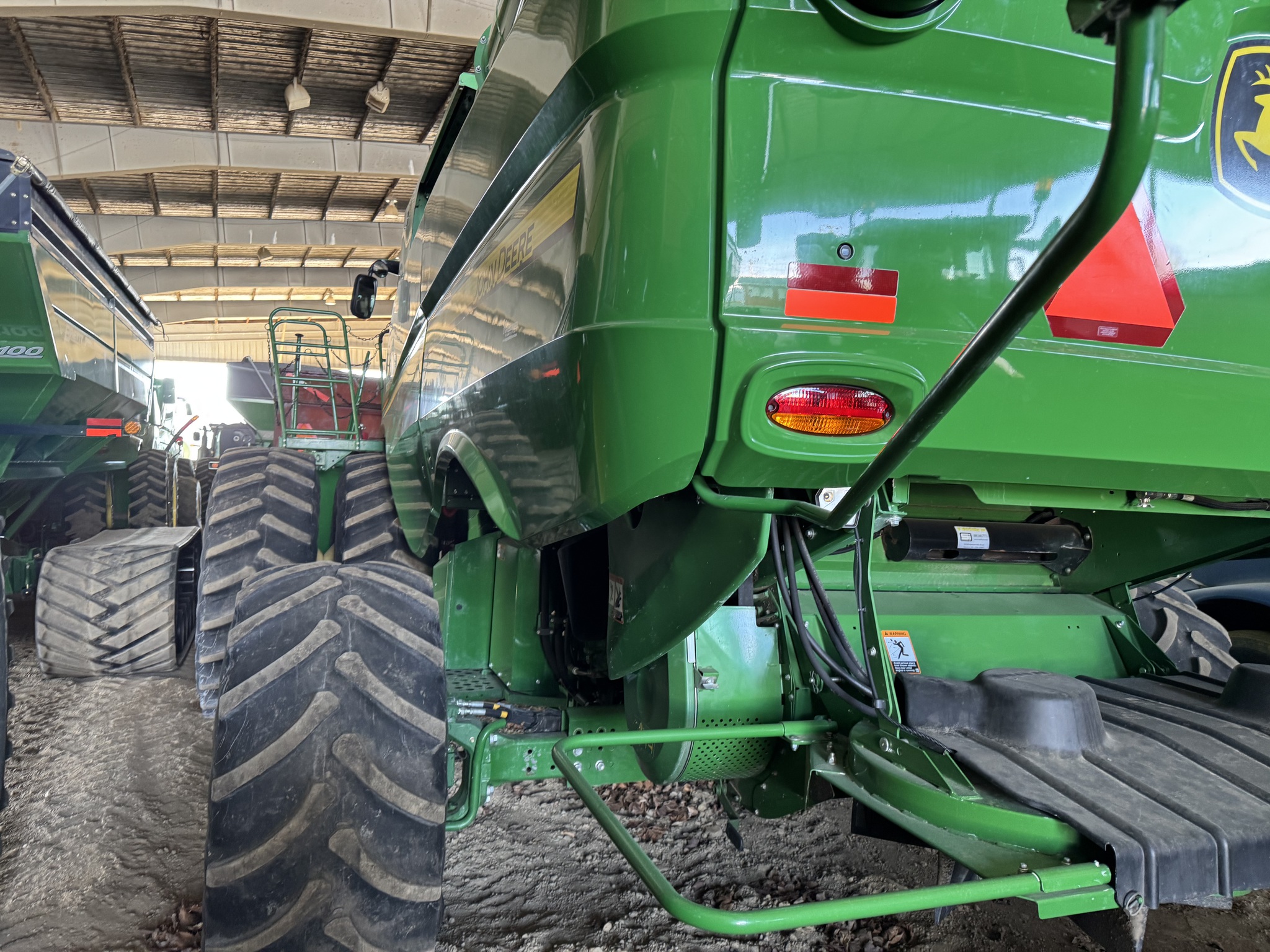 2019 John Deere S780 Image 4