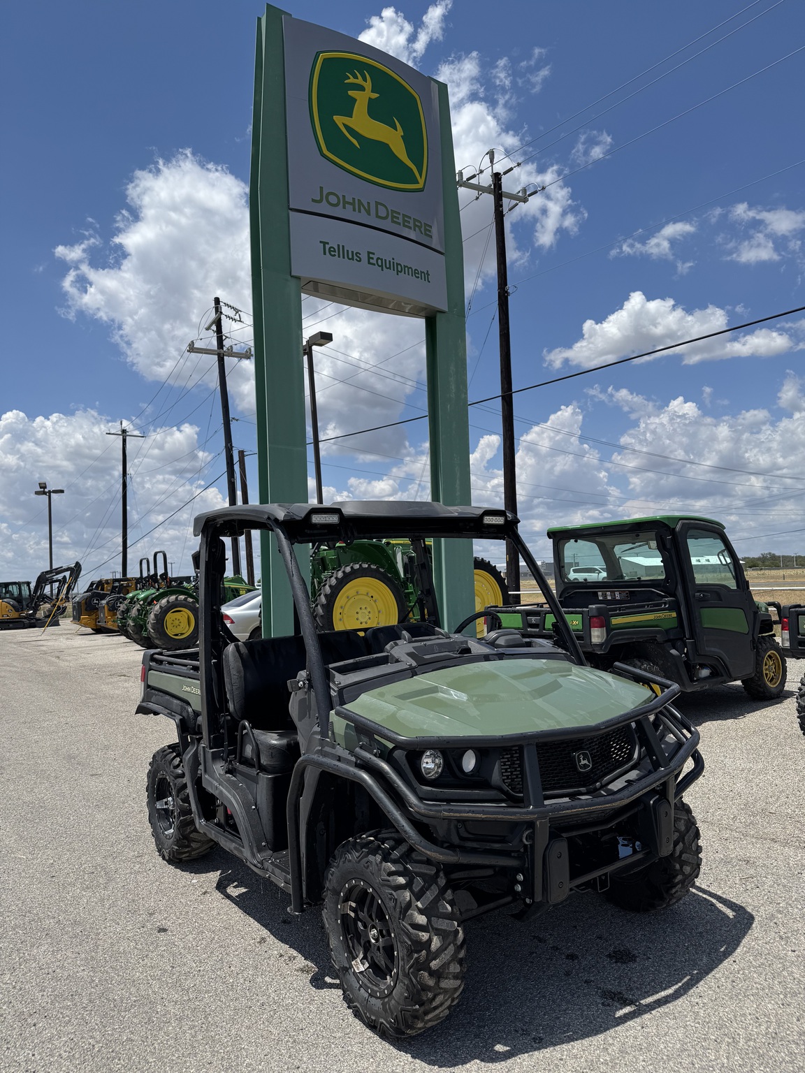 2023 John Deere XUV 835M Image 1