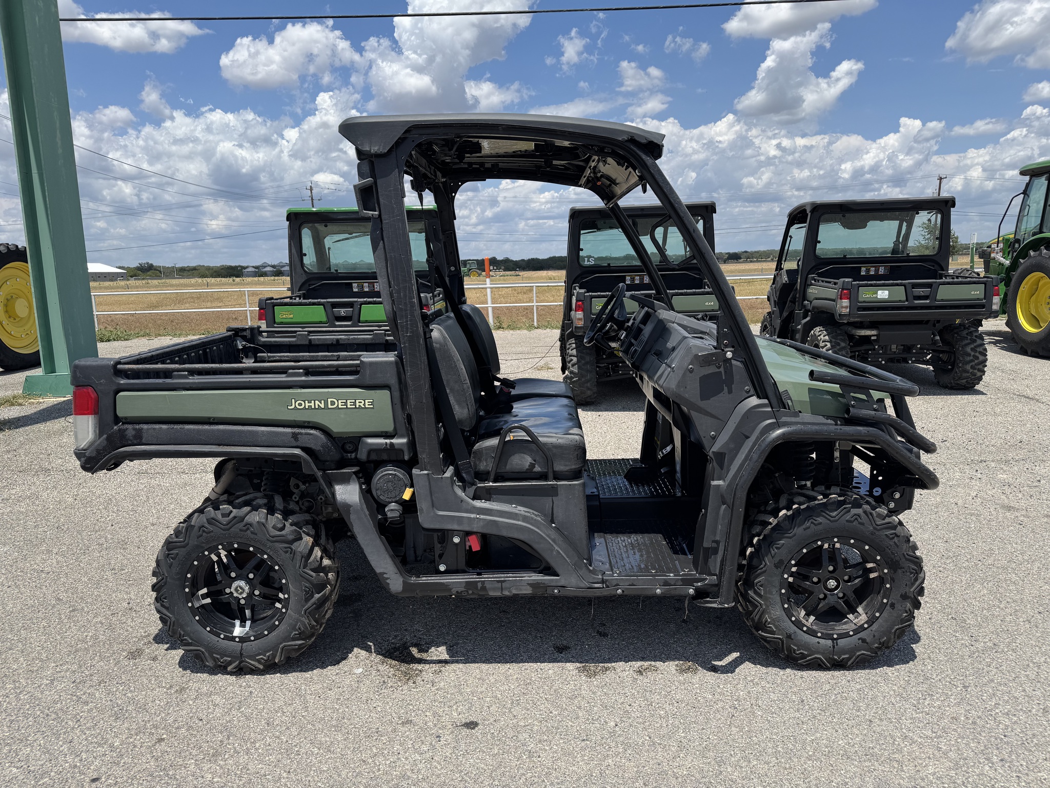 2023 John Deere XUV 835M Image 5