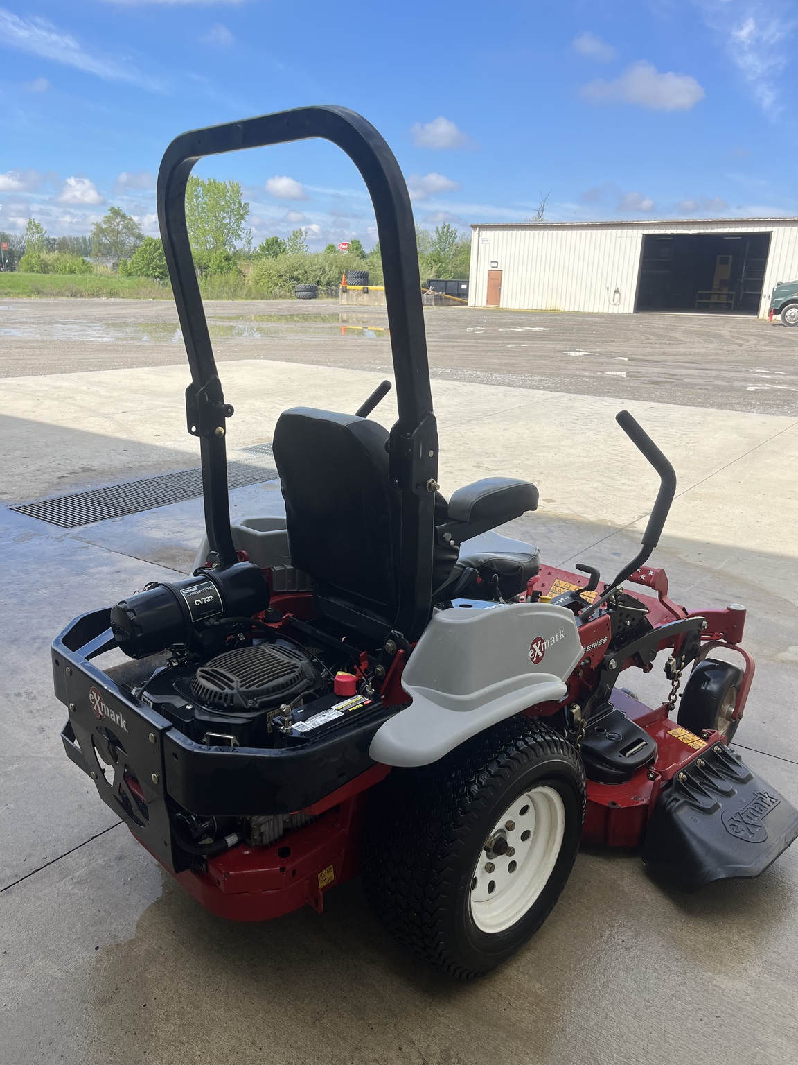 Exmark LZE732GKC Image 3
