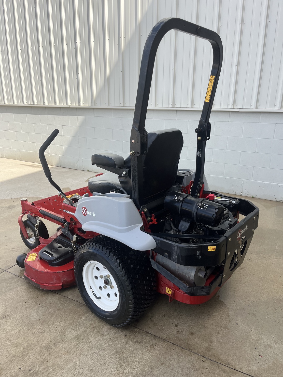 Exmark LZE732GKC Image 2