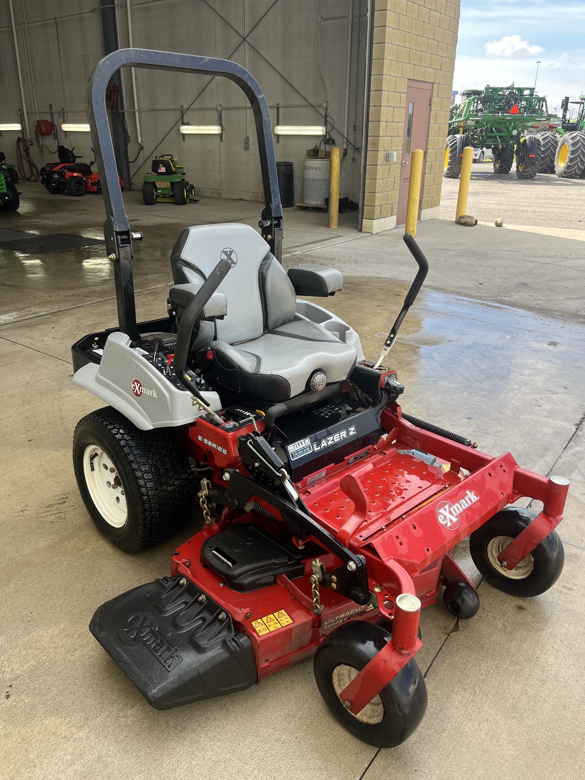 Exmark LZE732GKC Image 4