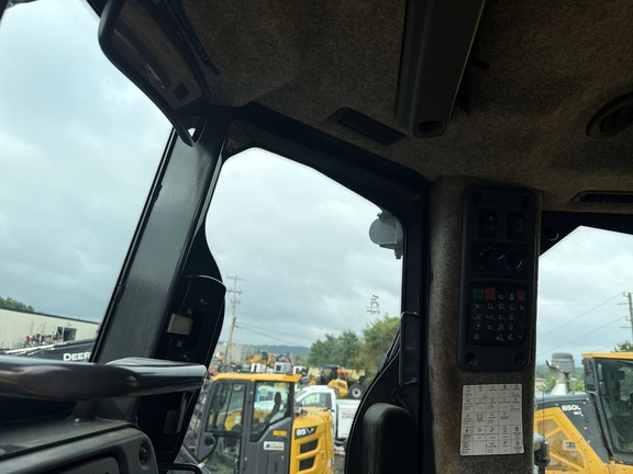 2015 John Deere 1050K