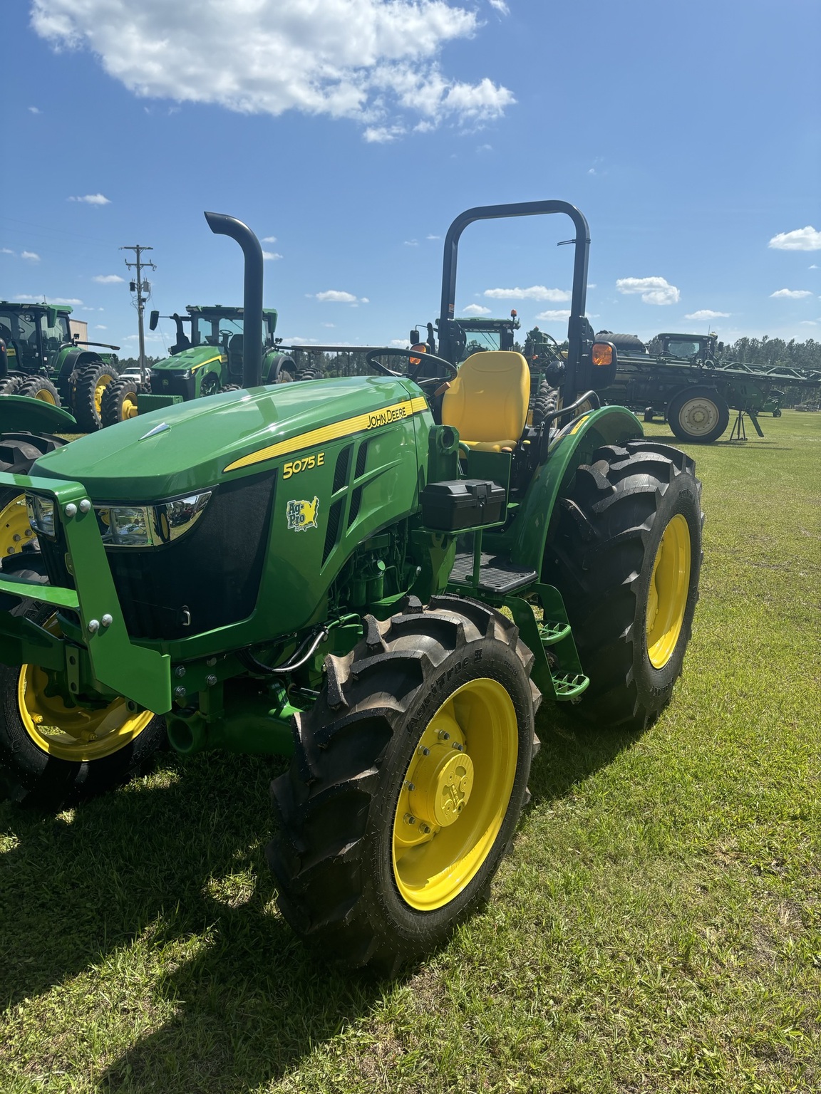 2025 John Deere 5075E Image 2