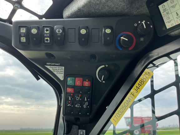 2023 John Deere 325G - Photo27