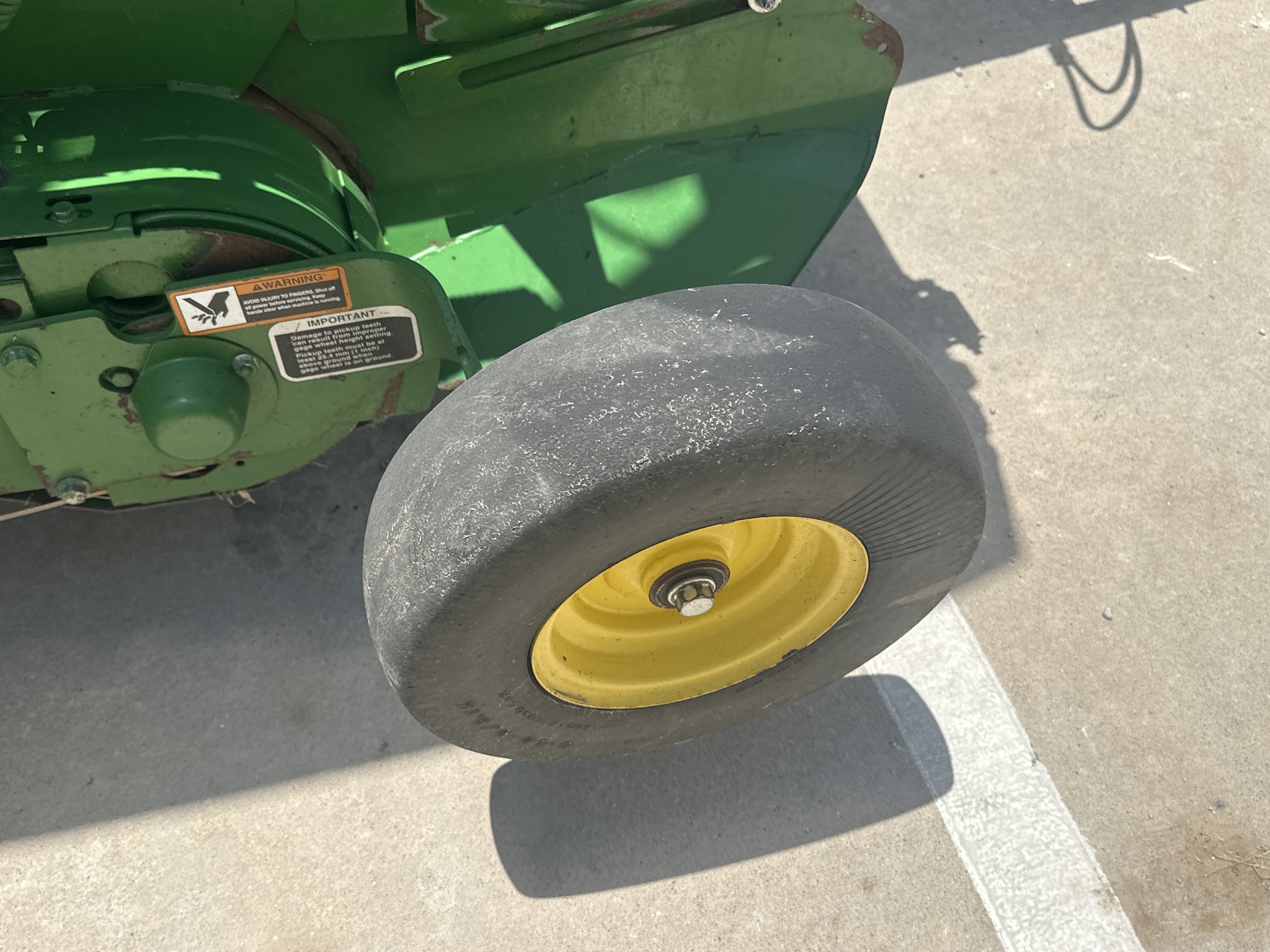 2018 John Deere 460R Image 26