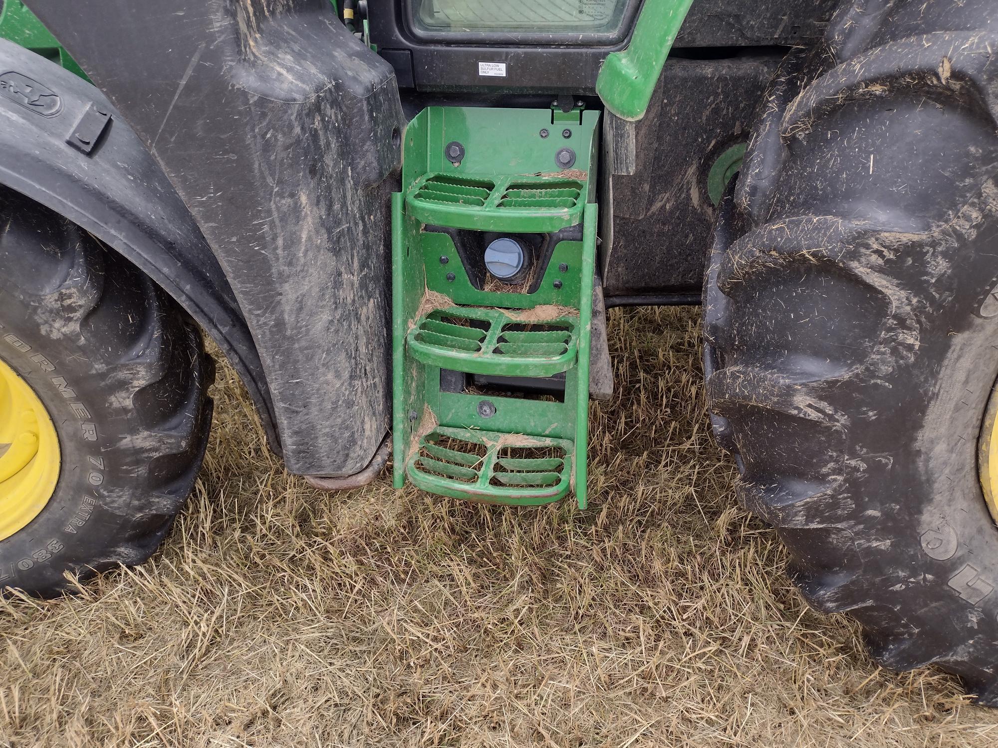 2021 John Deere 6120M Image 4