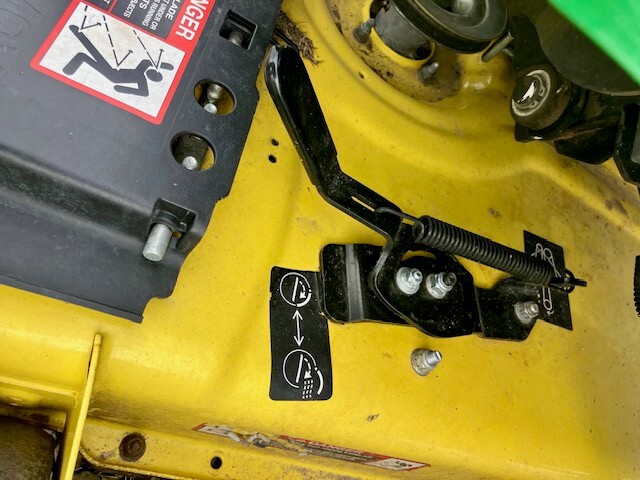 2018 John Deere X354 Image 5