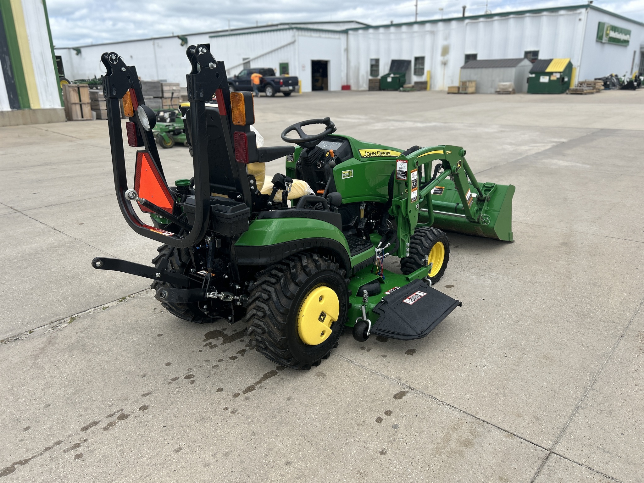 2020 John Deere 1025R Image 4