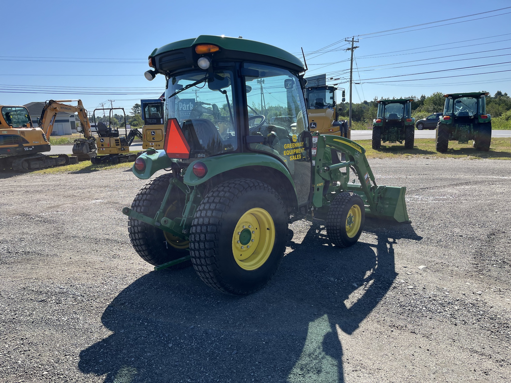 2015 John Deere 3039R Image 6